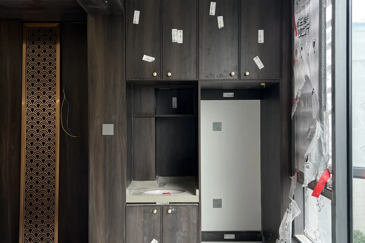 Closet & Wardrobe